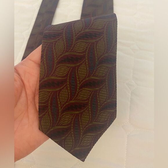 Giorgio Armani 100% pure silk tie - Picture 2 of 5